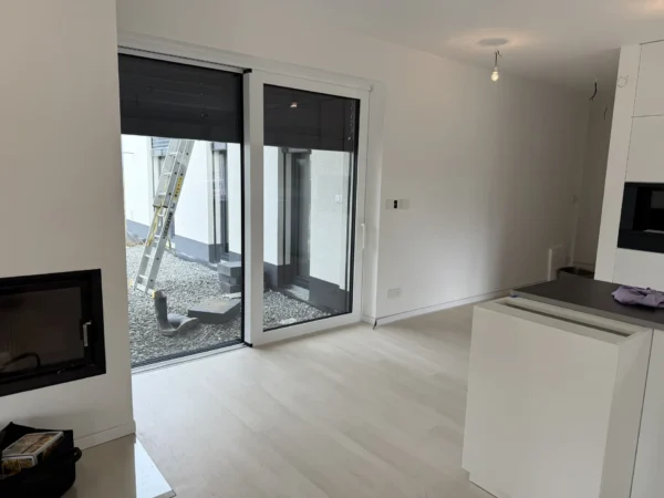 Dodávka oken a&nbsp;HS-portálu, rodinný dům